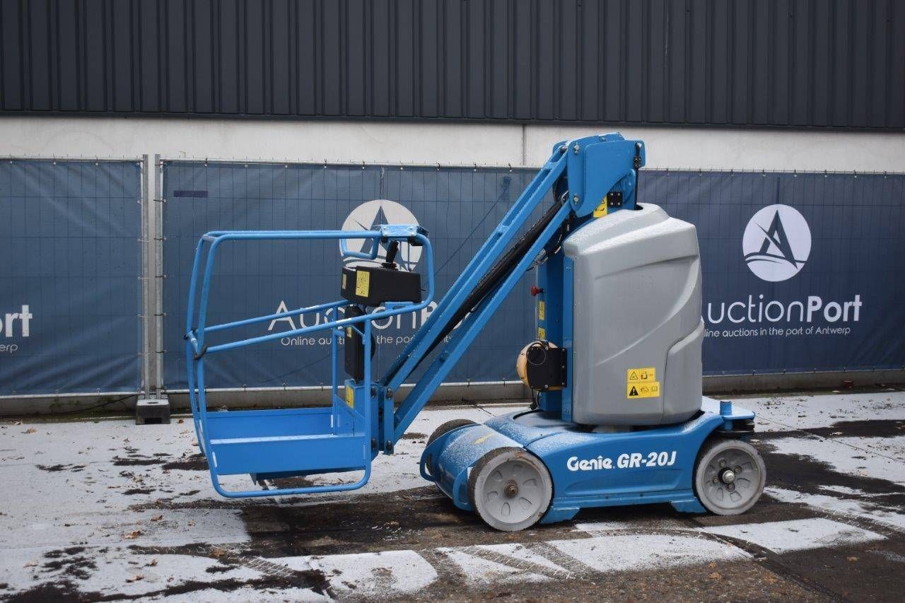 Mast lift Genie GR-20J Electric 5.7m