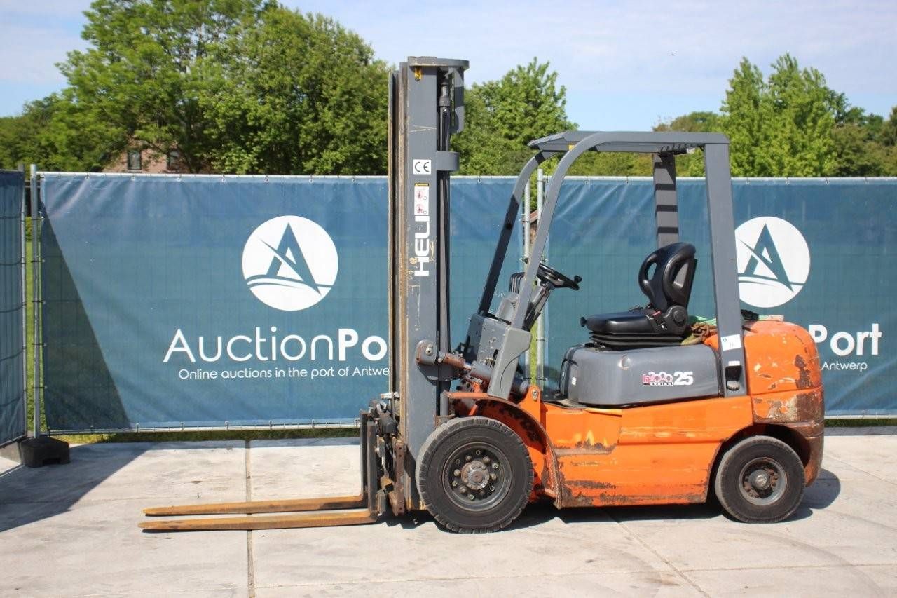 Forklift Heli CPCD25 Diesel 2500kg 3.3m 2006