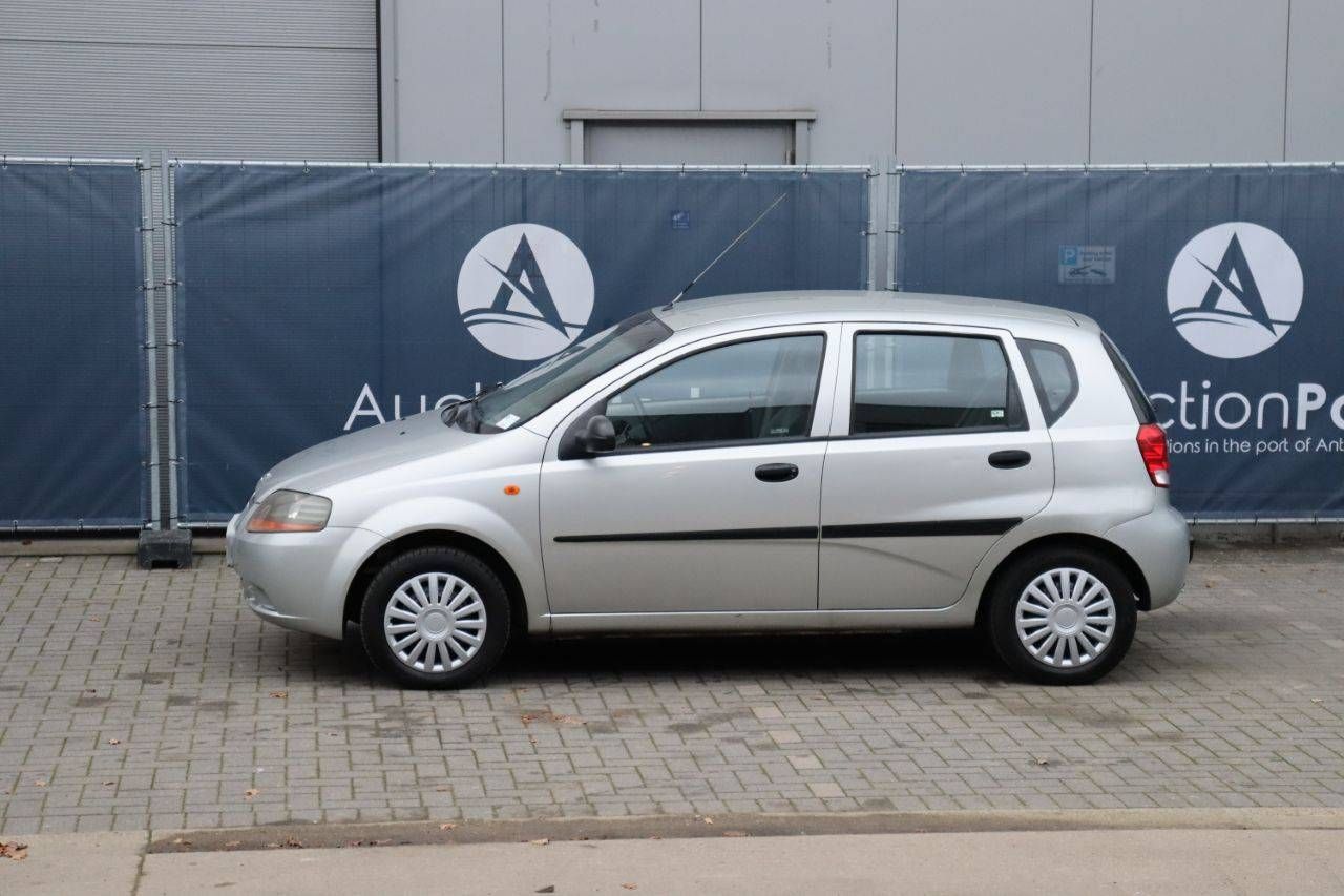 Passenger car Daewoo Kalos Petrol 2004 (Margin)
