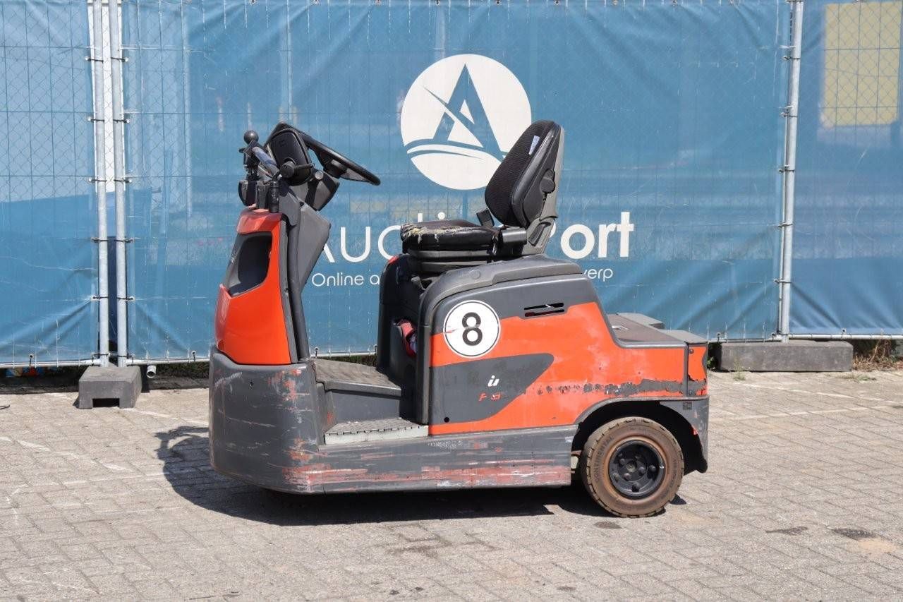 Linde Electric Tractor