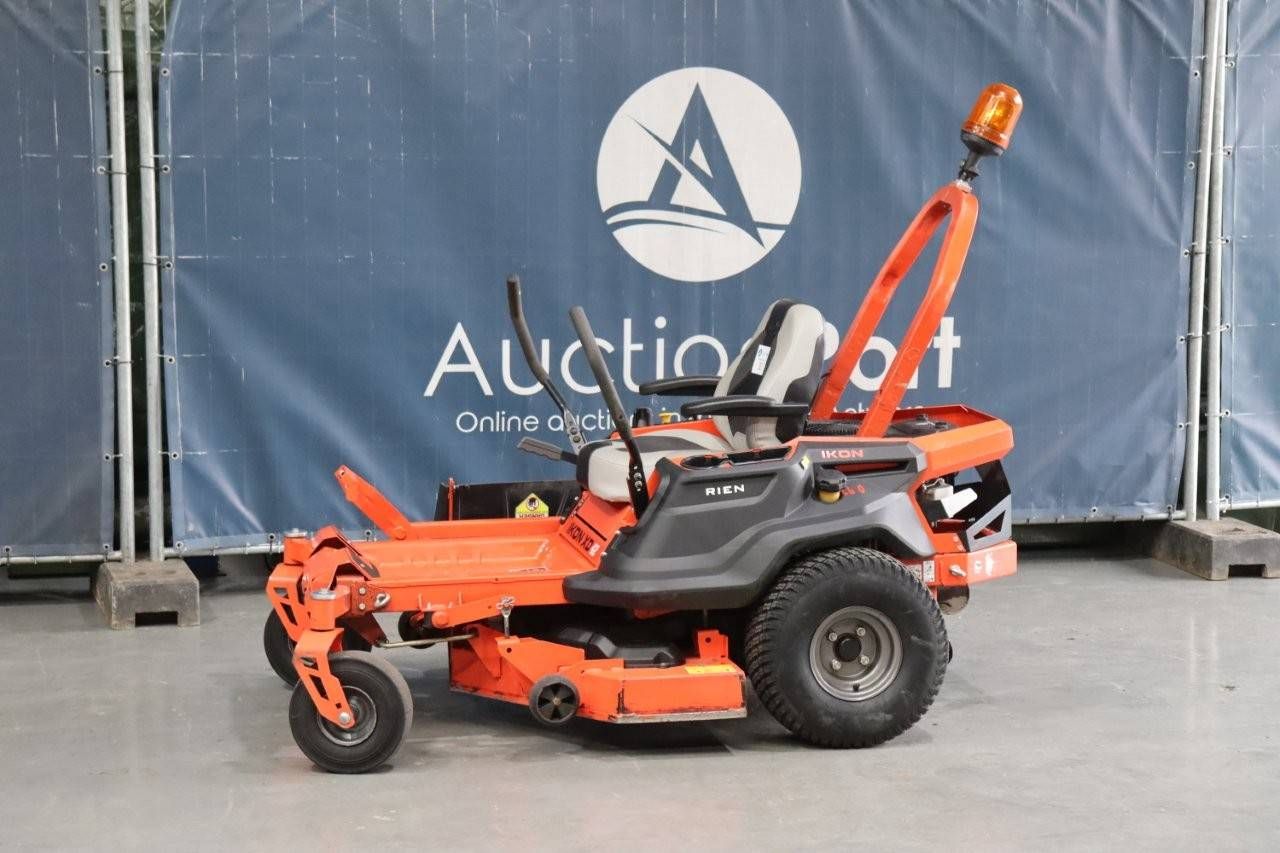 Riding mower Ariens IKON XD 42 Petrol