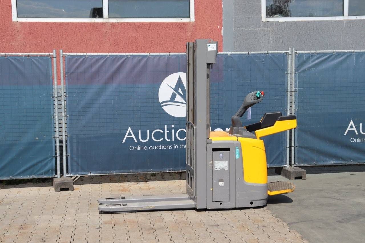 Stacker Jungheinrich ERC 214z Electric 1400kg 3.2m 2017