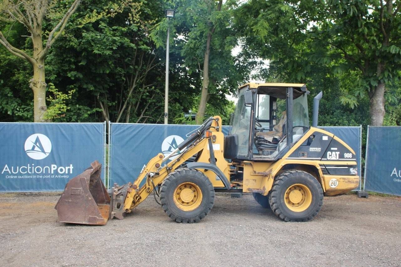 Wheel loader Caterpillar 908 Diesel 2001