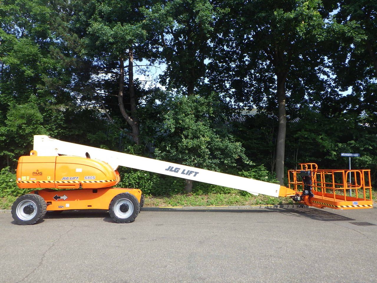 Telescopic aerial work platform JLG 680S 22.73m Diesel 2008