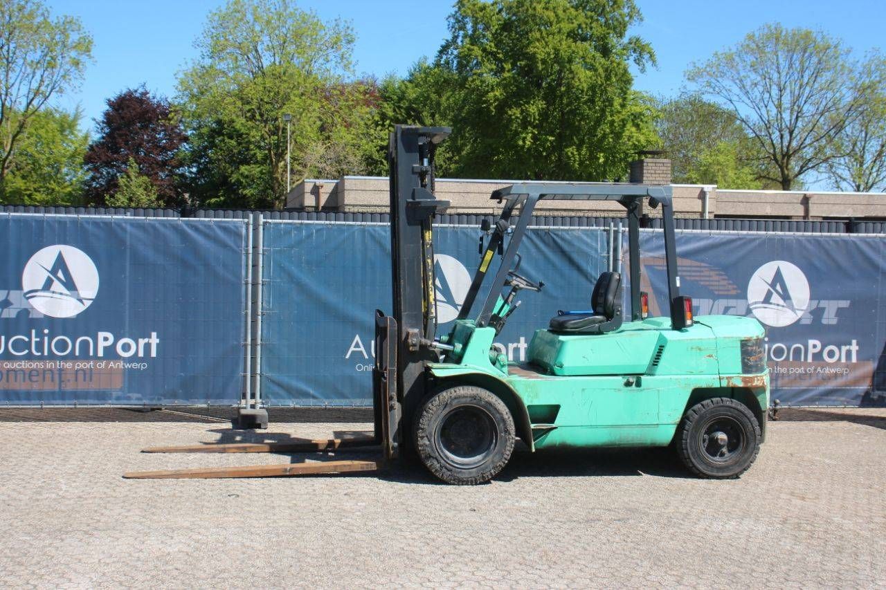 Mitsubishi FG40 Diesel Forklift 3900kg