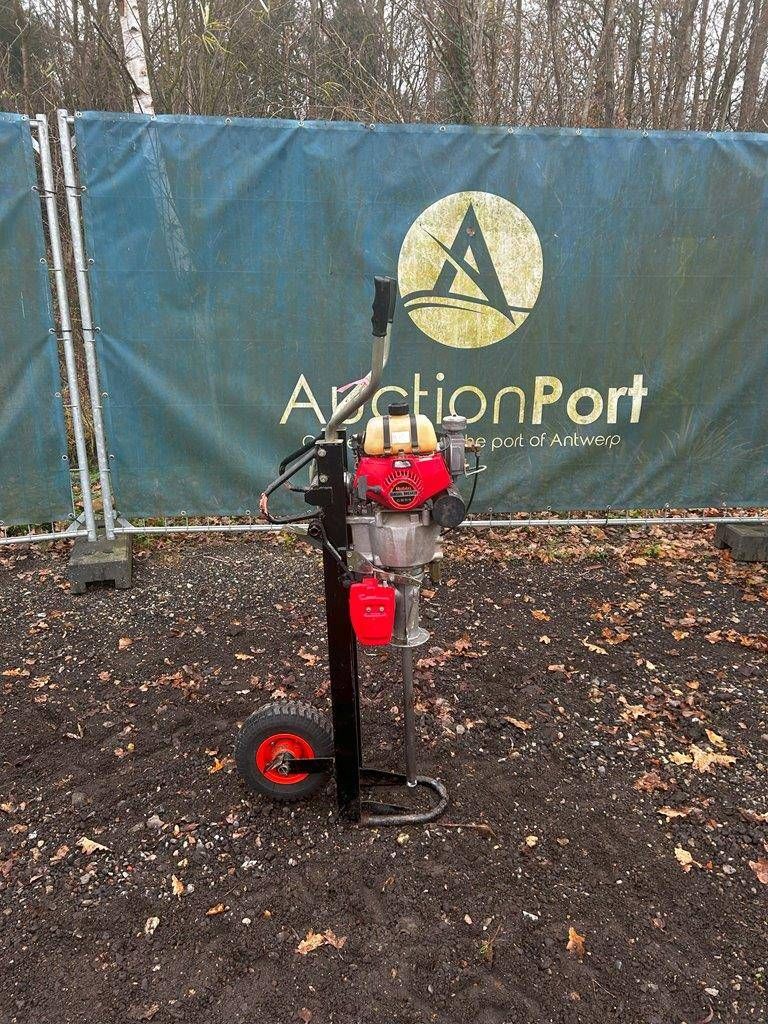 Robin Dagger Soil Aerator