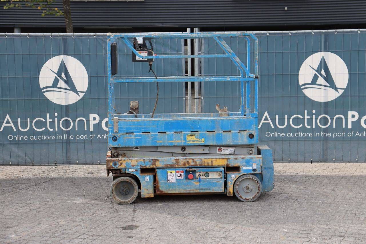 Genie Electric Scissor Lift 2013
