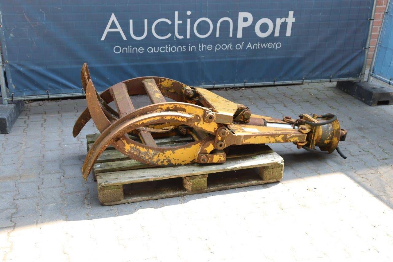 Hydraulic attachment