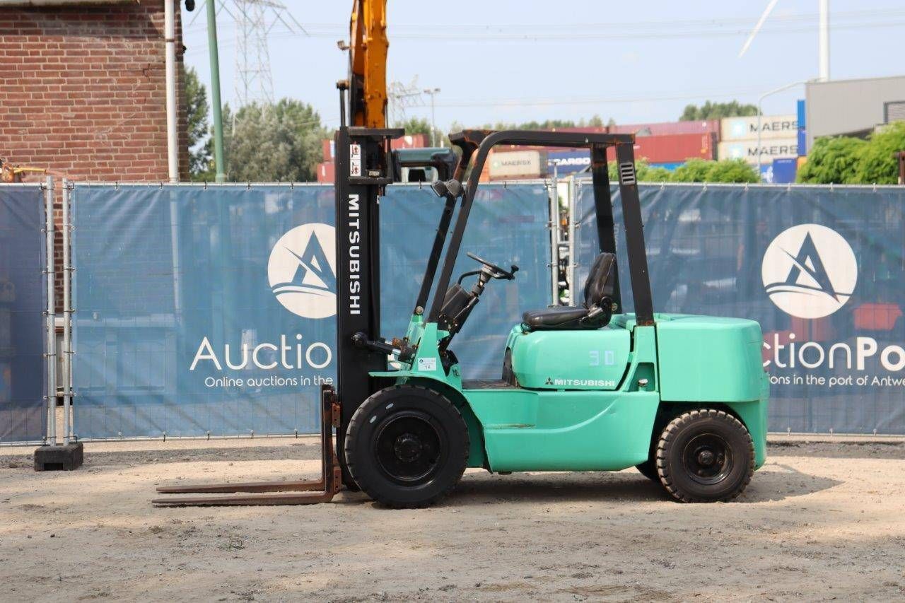 Forklift Mitsubishi FD30 Diesel 3000kg 3.27m 1992