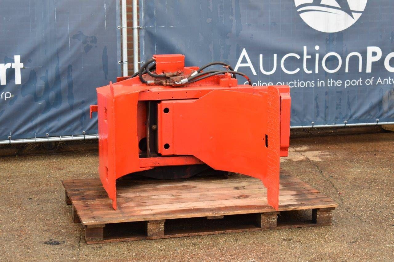 Bale clamp with Rotator