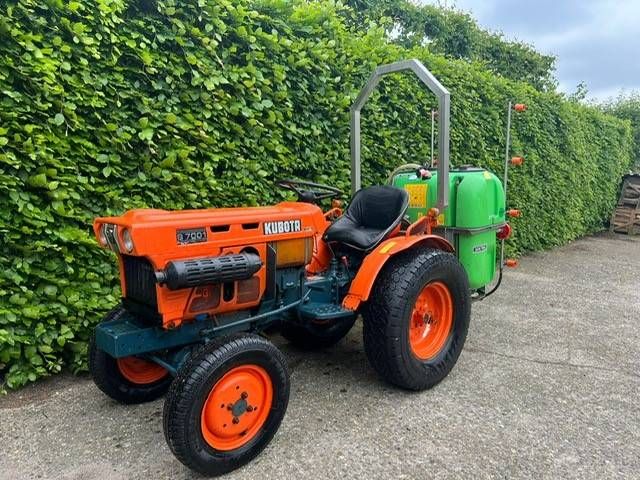 Mini tractor Kubota B7001 Diesel 17hp with field sprayer
