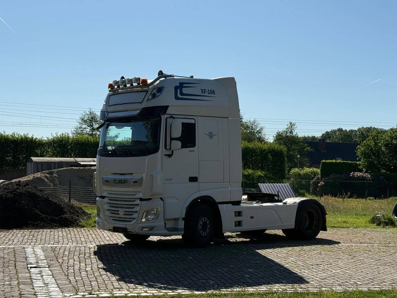Truck DAF XF-106 Diesel 483HP