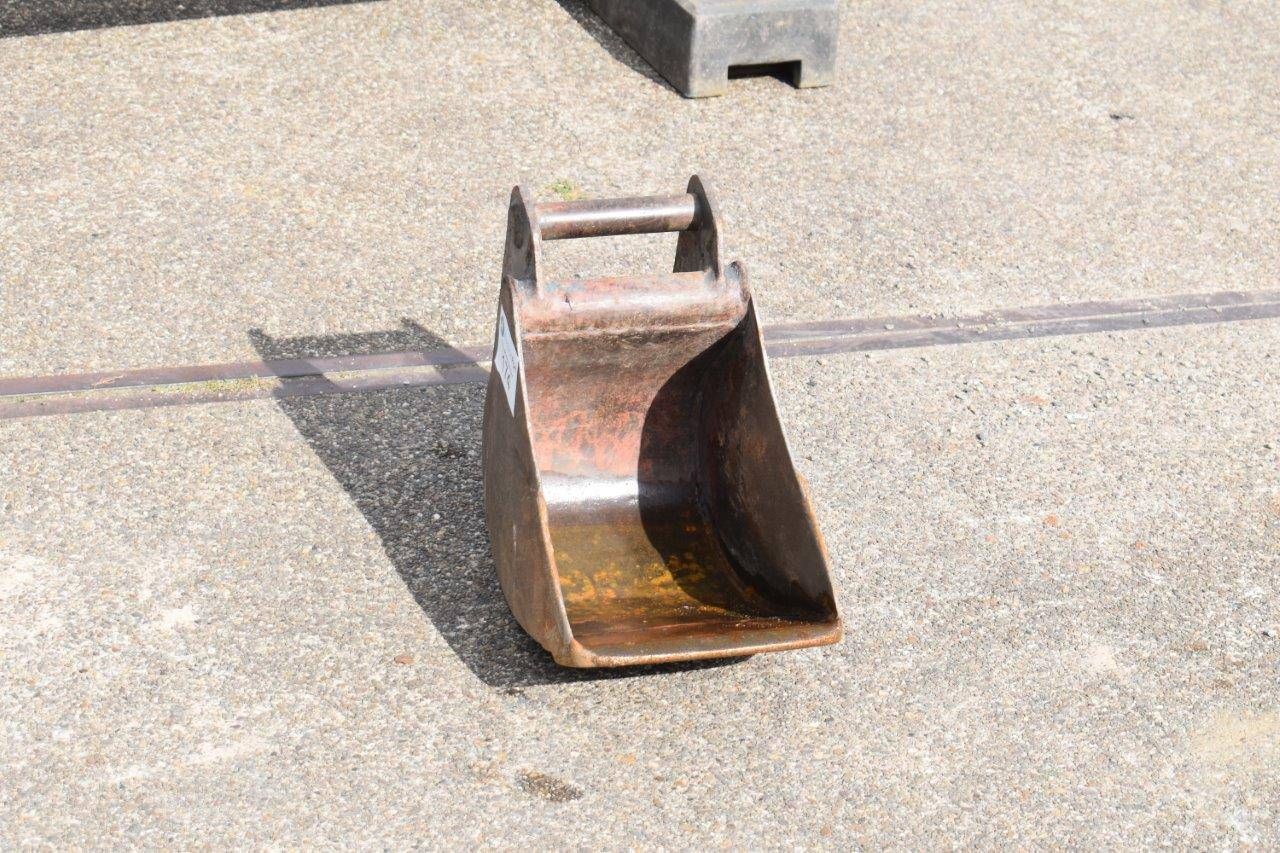 Digger bucket