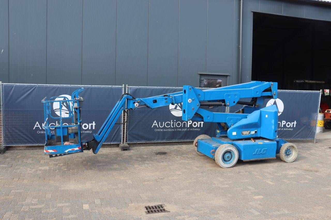 Plataforma elevatória articulada elétrica JLG E400AJPN 230kg 14,19m (Margem)