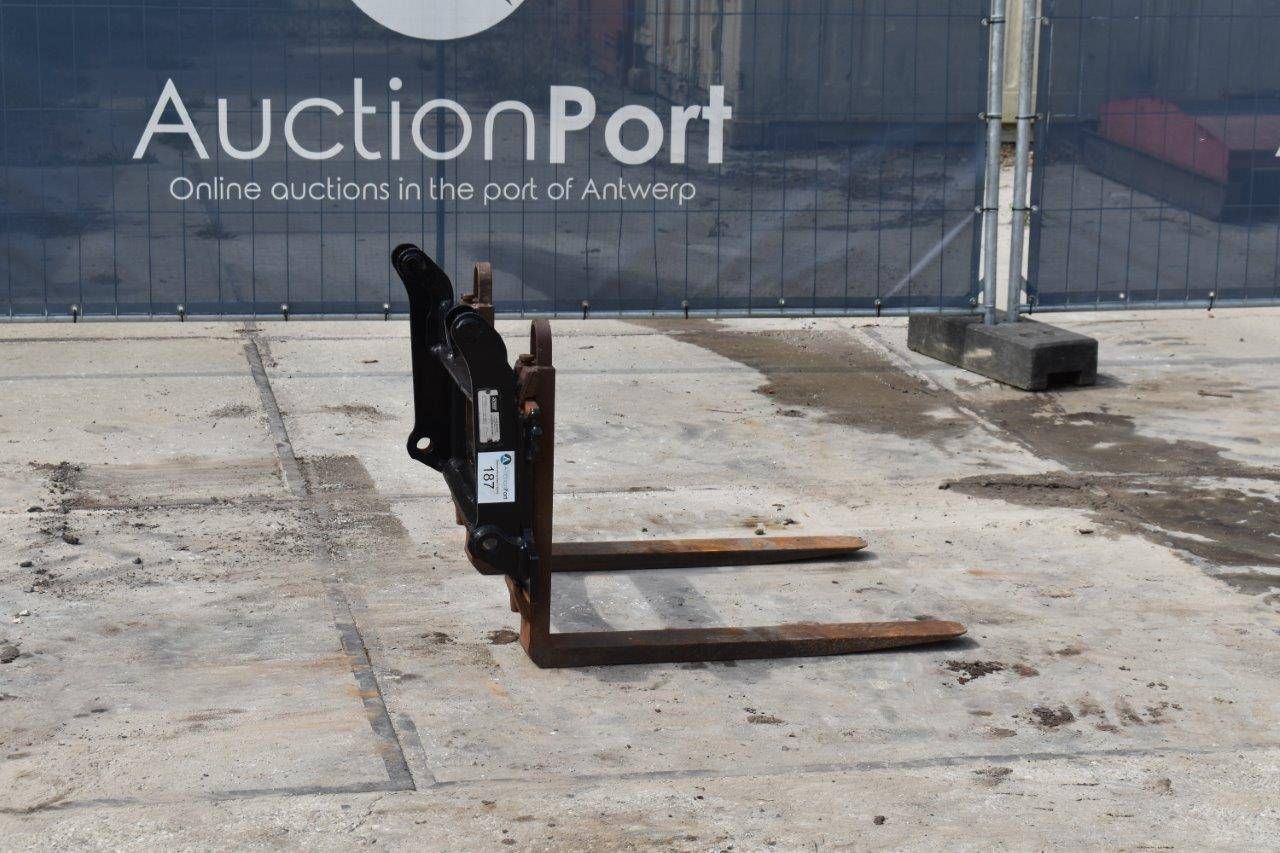 Schaeff lifting fork