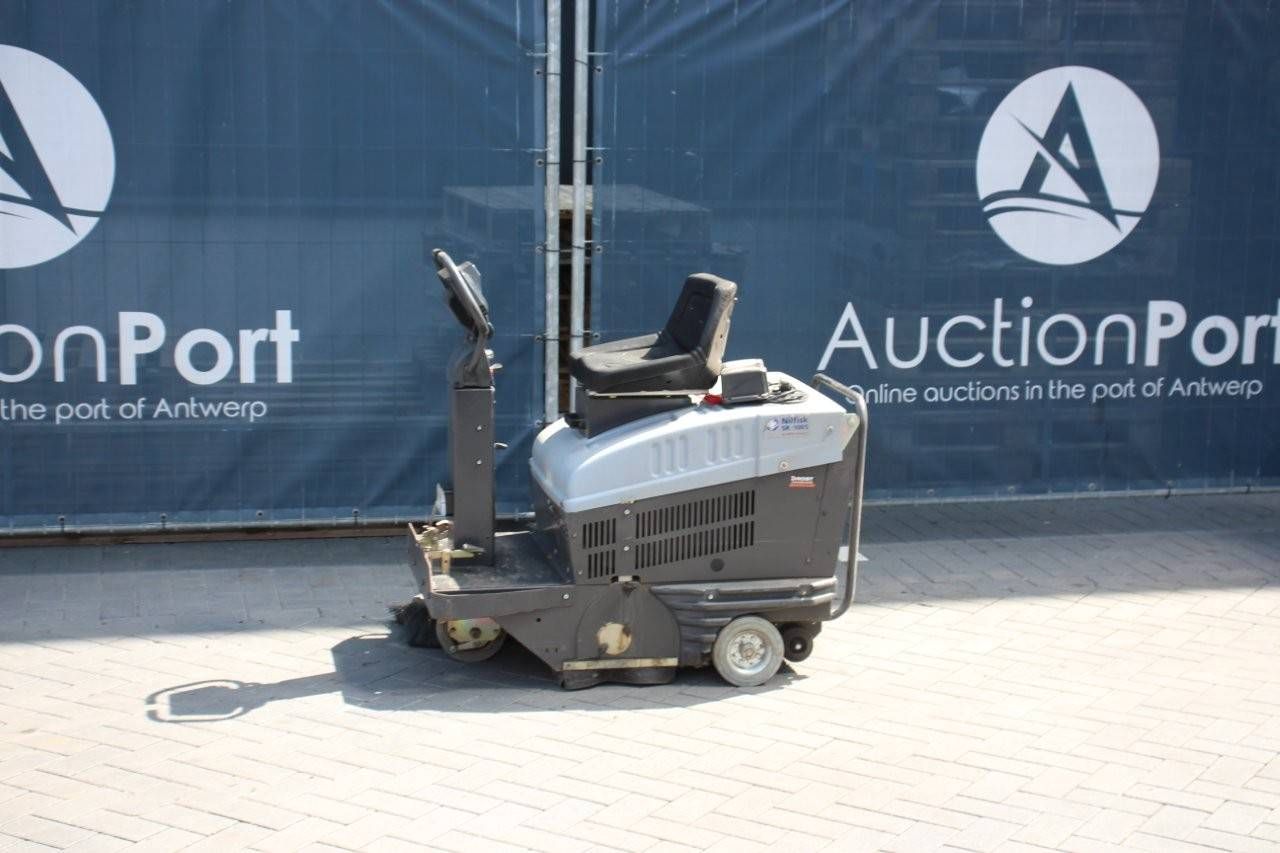 Sweeper Nilfisk SR 1005 B Electric
