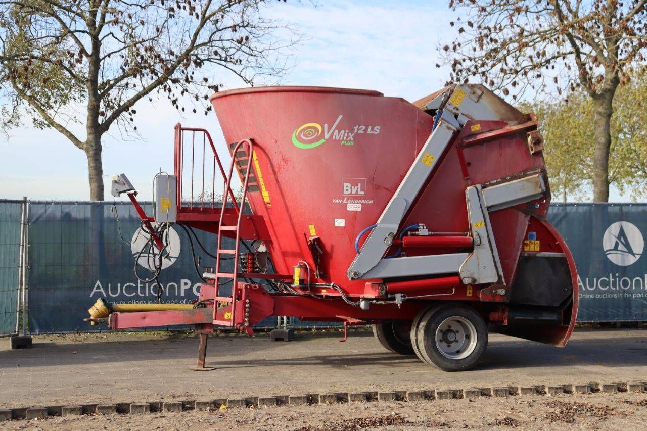 Feed mixer BVL V-MIX LS12 2017