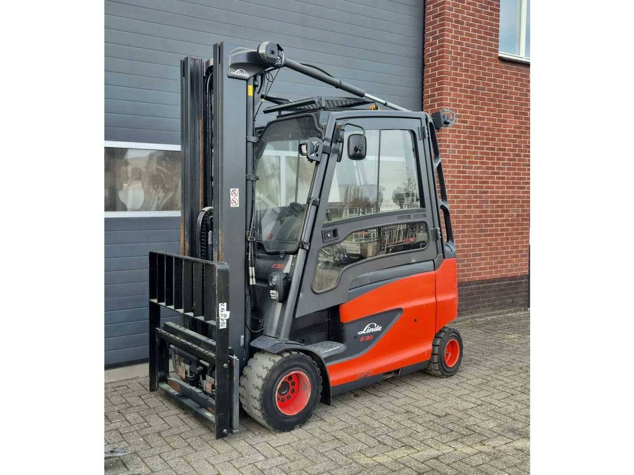 Forklift Linde E30HL-01 Electric 3000kg 5.98m 2019