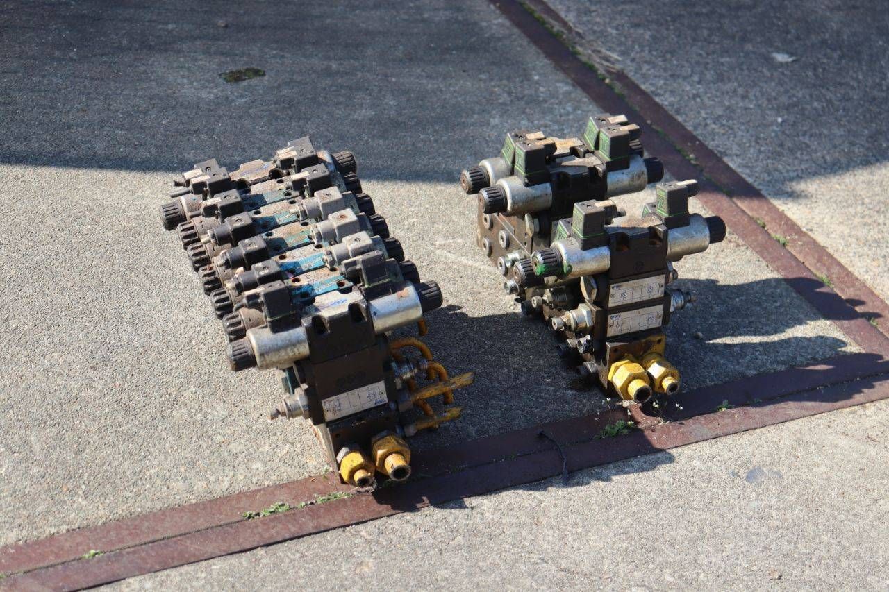 Set of Distribution Key Blocks, 2 pieces
