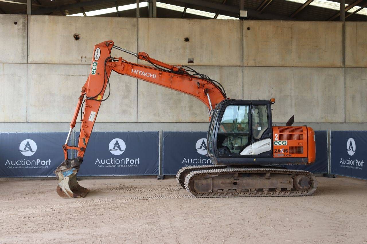 Escavadeira de esteiras Hitachi ZX130LCN-5B Diesel 73,4kW 2013
