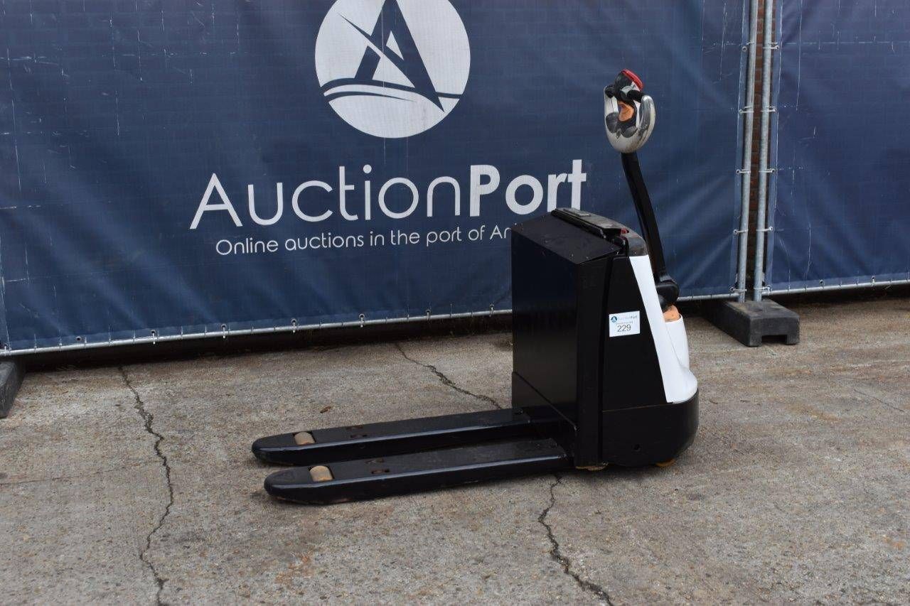 Pallet truck Crown WP2315 Electric 1600kg