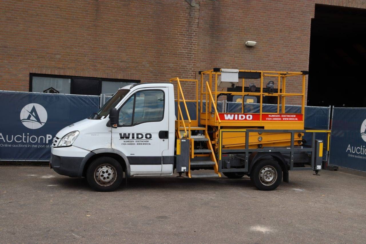 Iveco 35S14 Diesel 136 hp 2008 truck-mounted aerial work platform with Custers 8 m scissor lift