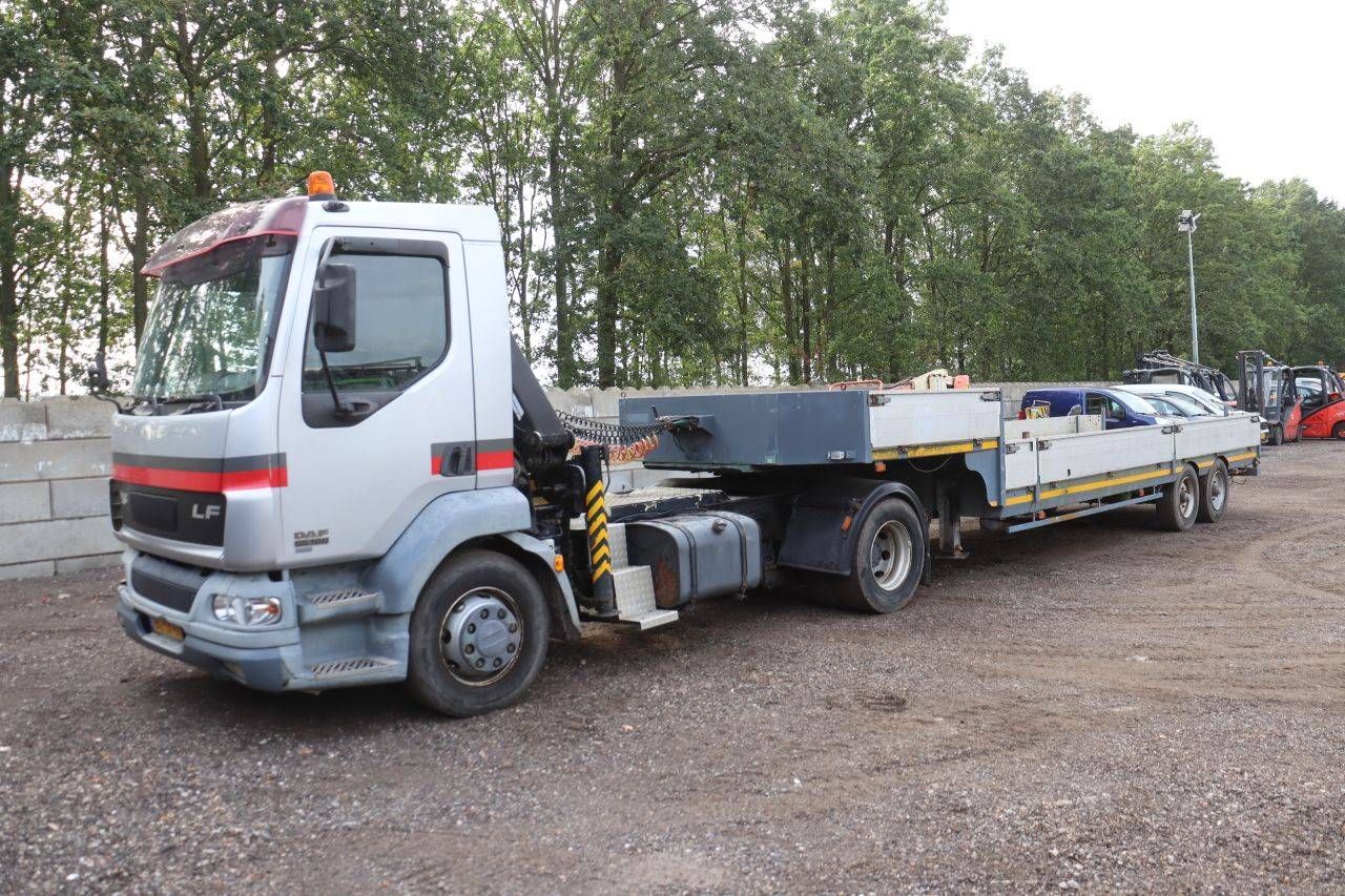 Autogru DAF TE55CF Diesel 185 CV del 2002 con semirimorchio ribassato