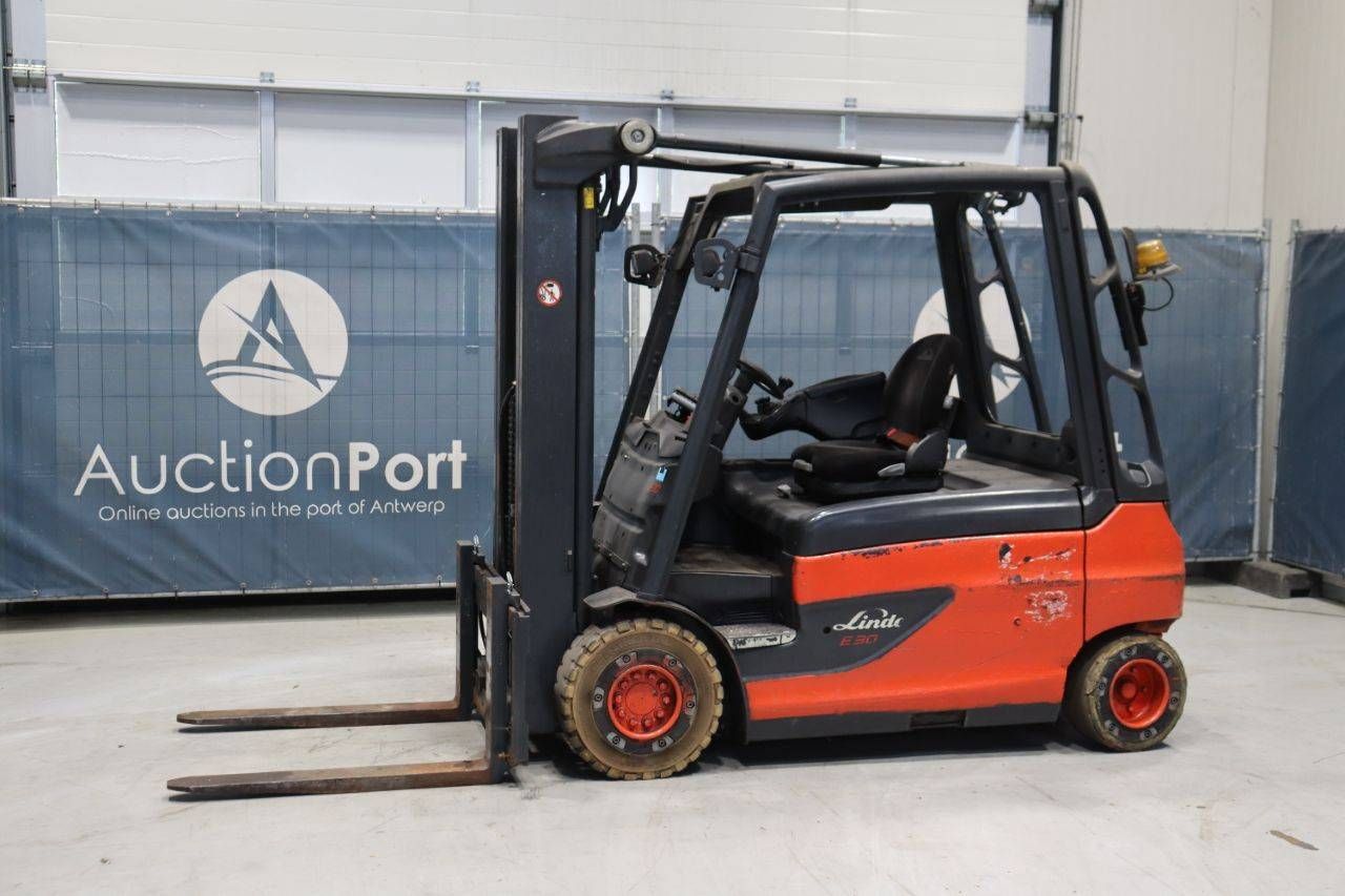 Linde E30L-01 Electric Forklift 3000kg 8.0m 2015