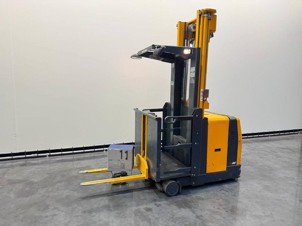 Jungheinrich EKS 310K-400ZT Electric High-lift Truck 1000kg 4.84m 2005