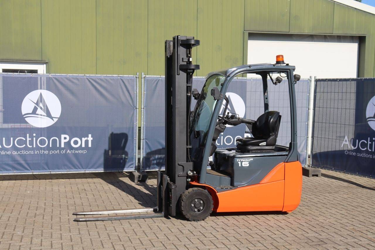 Carrello elevatore elettrico Toyota 8FBEK16T, portata 1600 kg, altezza di sollevamento 5,5 m, anno 2019.