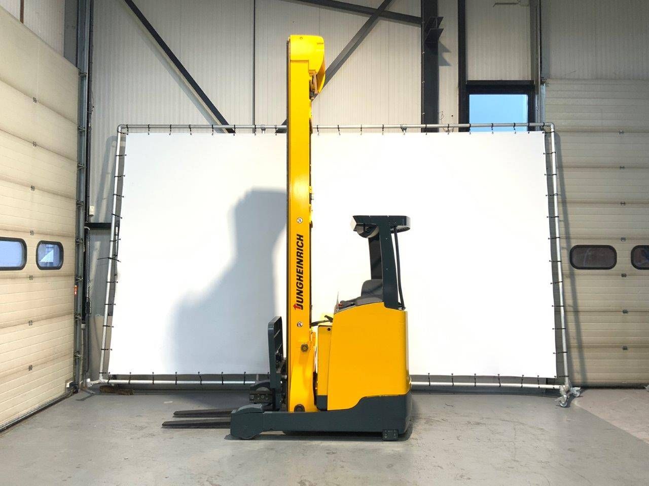 Reach truck Jungheinrich ETV 216 Electric 1600kg 9.95m 2012
