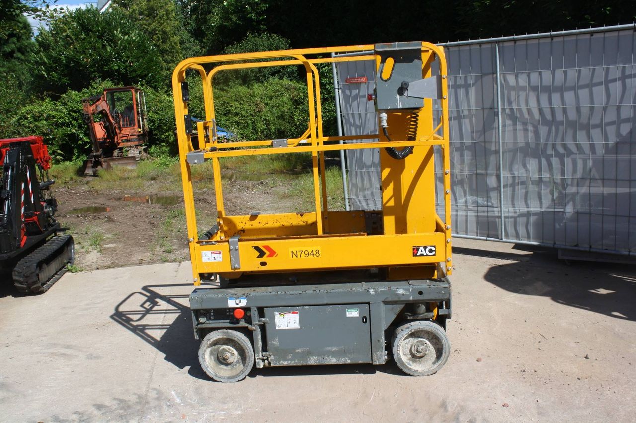 Mast lift Haulotte Star 6 Electric 230kg 6m 2017