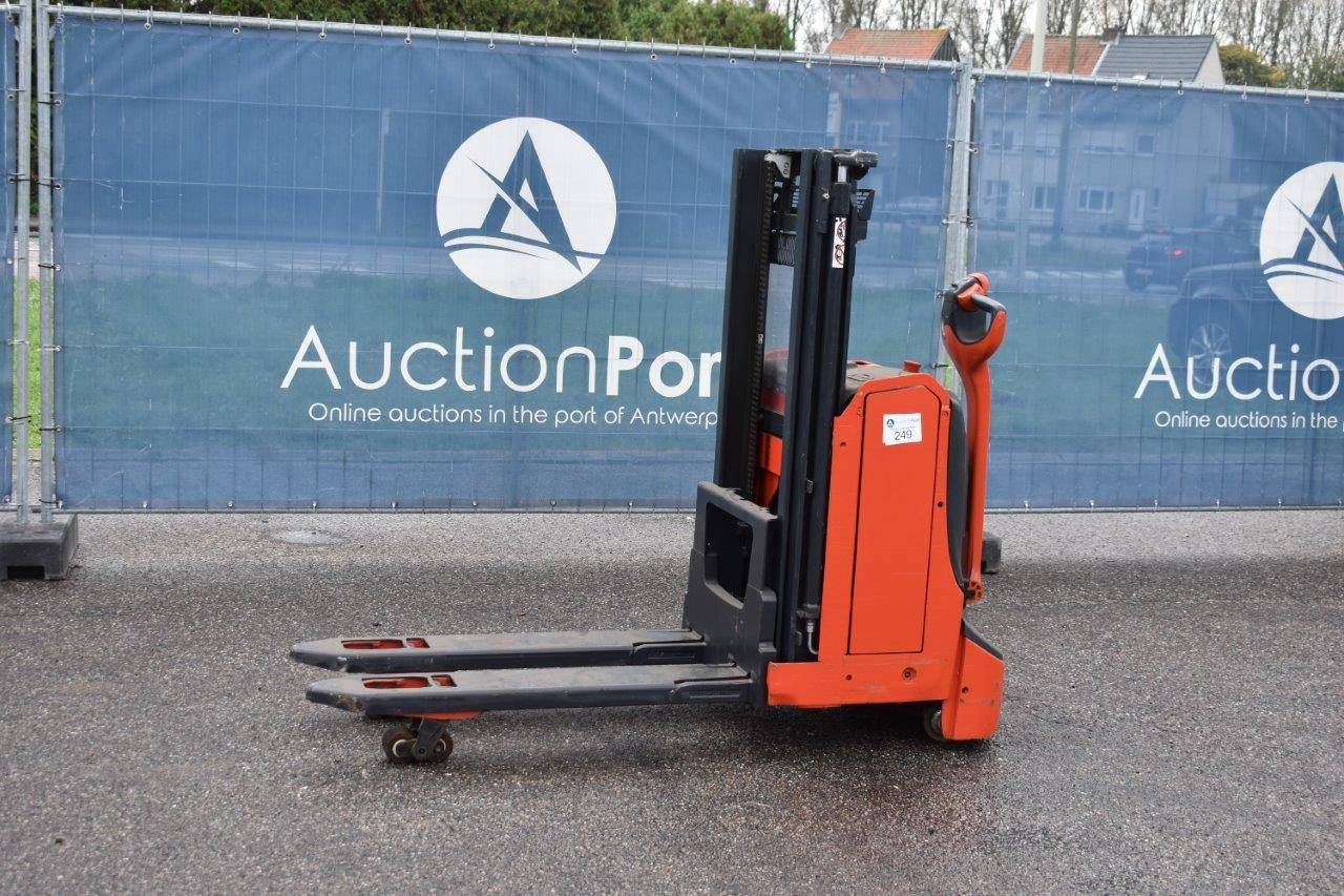 Fenwick D08 Electric Stacker 