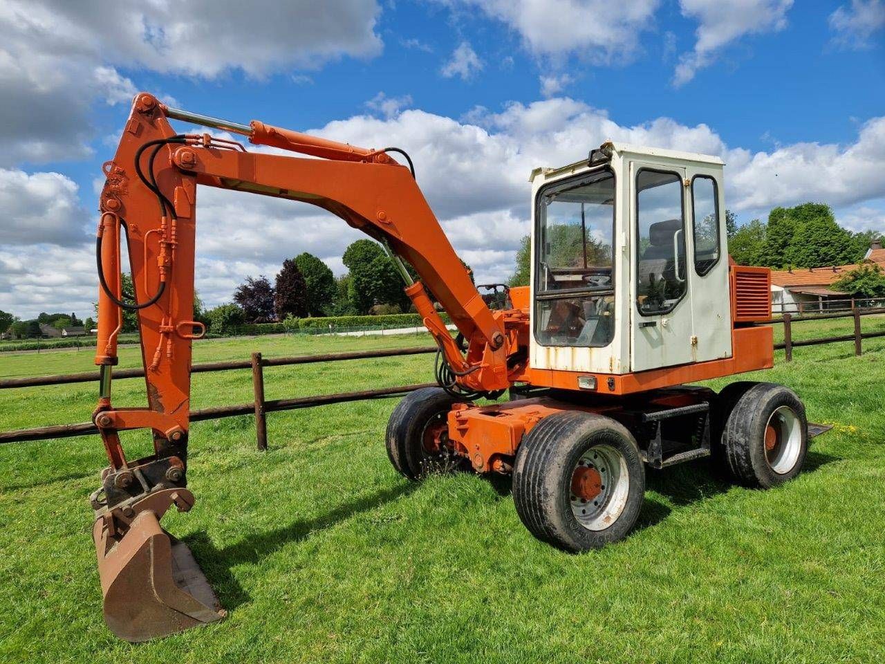 Excavator Schaeff HML30 Diesel