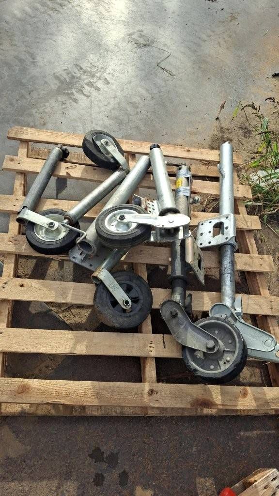 Batch of nose wheels 