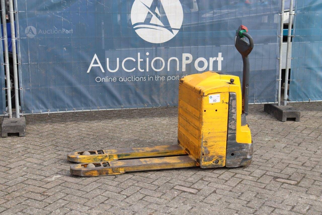 Pallet truck Jungheinrich EJE 220 Electric 2000kg 2014