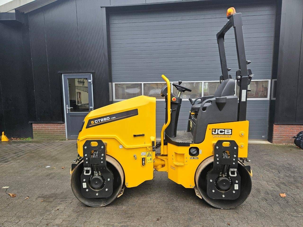 Road roller JCB CT260-120 Vibromax Diesel
