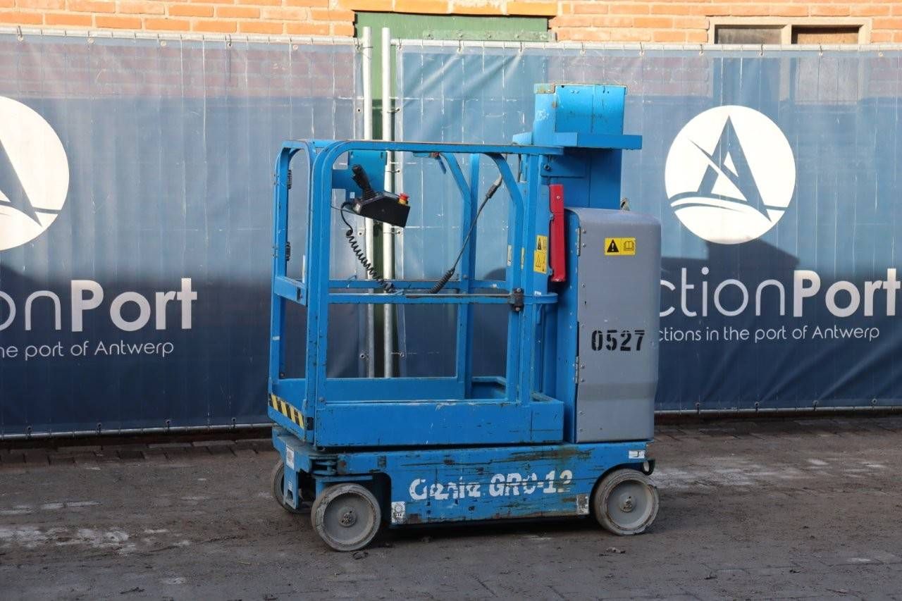 Mast lift Genie GRC-12 Electric 5.45m 2013