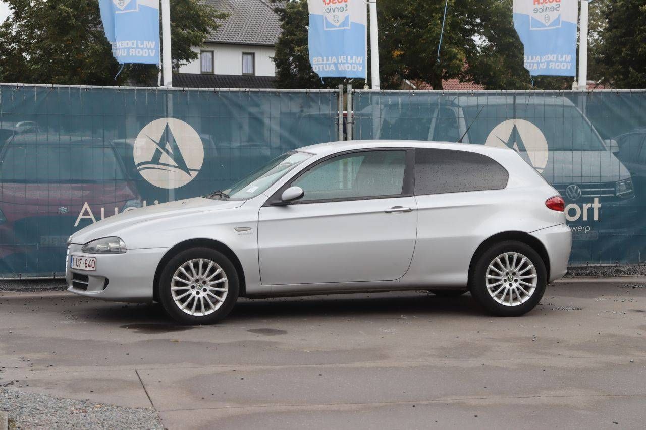 Passenger car Alfa Romeo 147 Petrol 105hp 2008 (Margin)