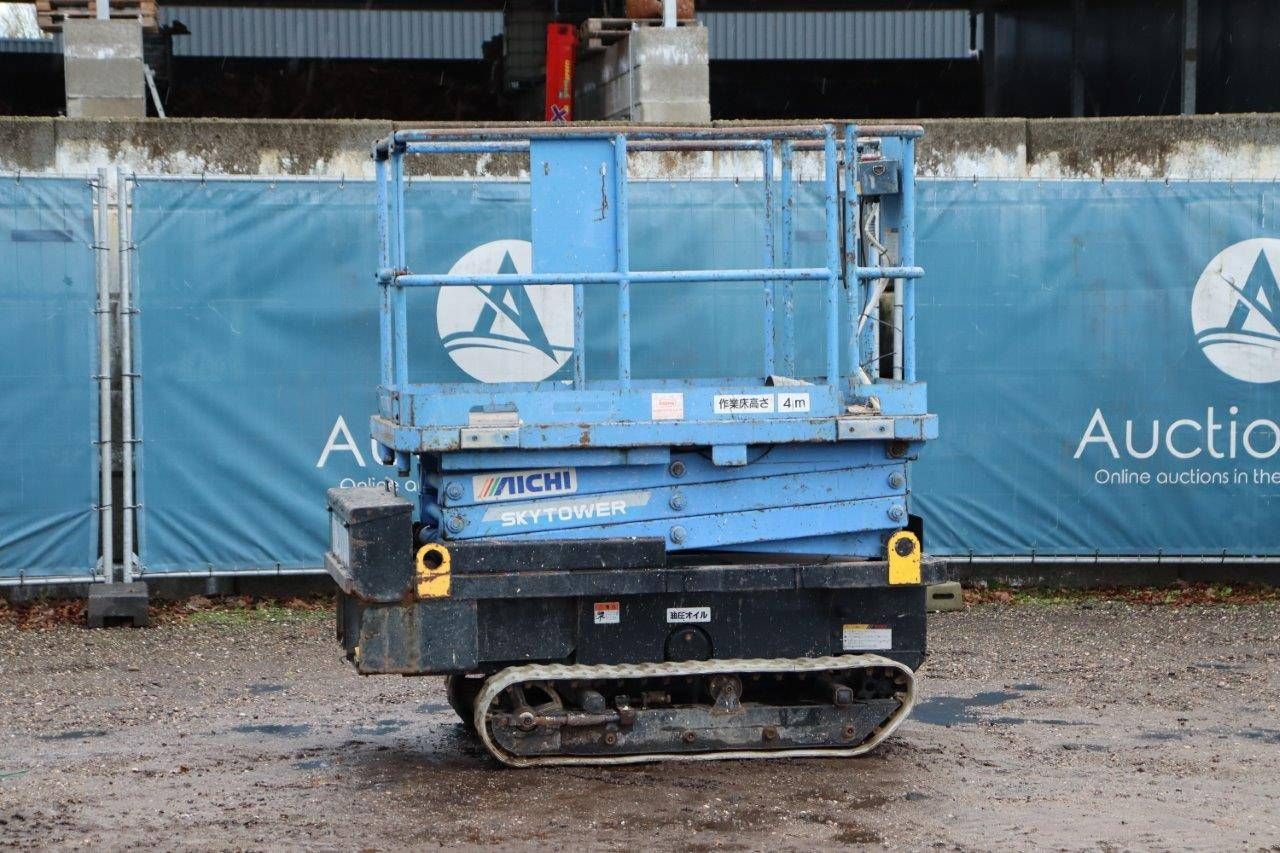 Scissor lift Aichi RV041 Electric 1997