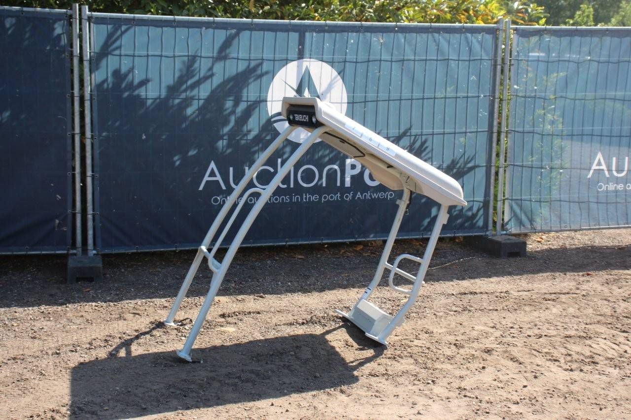 Tropical roof Takeuchi New