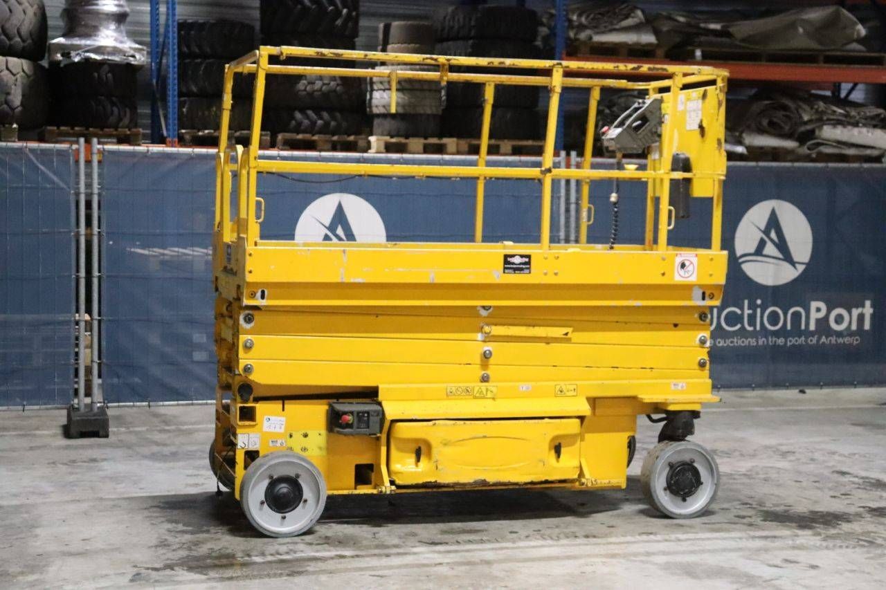 JLG 2646ES Electric Scissor Lift 9.9m 
