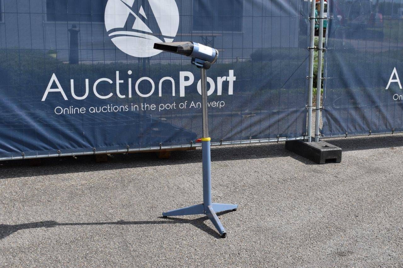 Welding fumes extraction stand