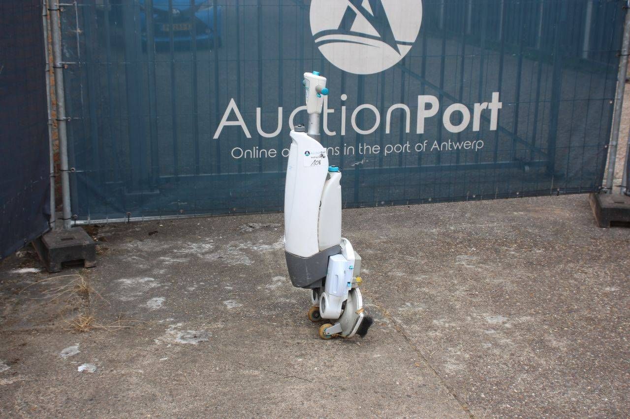 I-mop XL Electric Scrubber