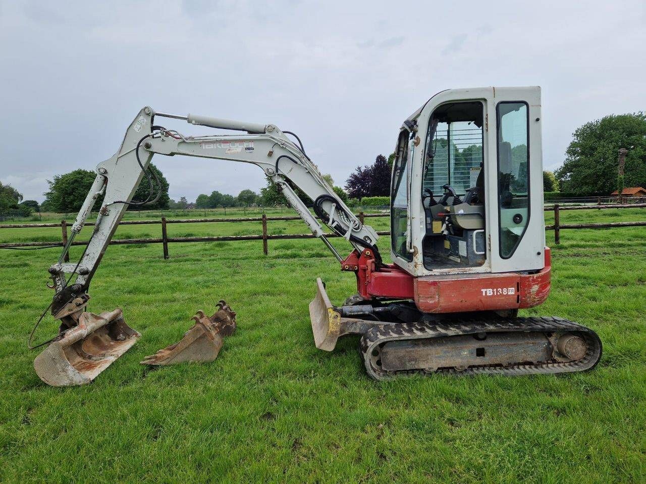 Crawler excavator Takeuchi TB138FR Diesel 28hp 2007