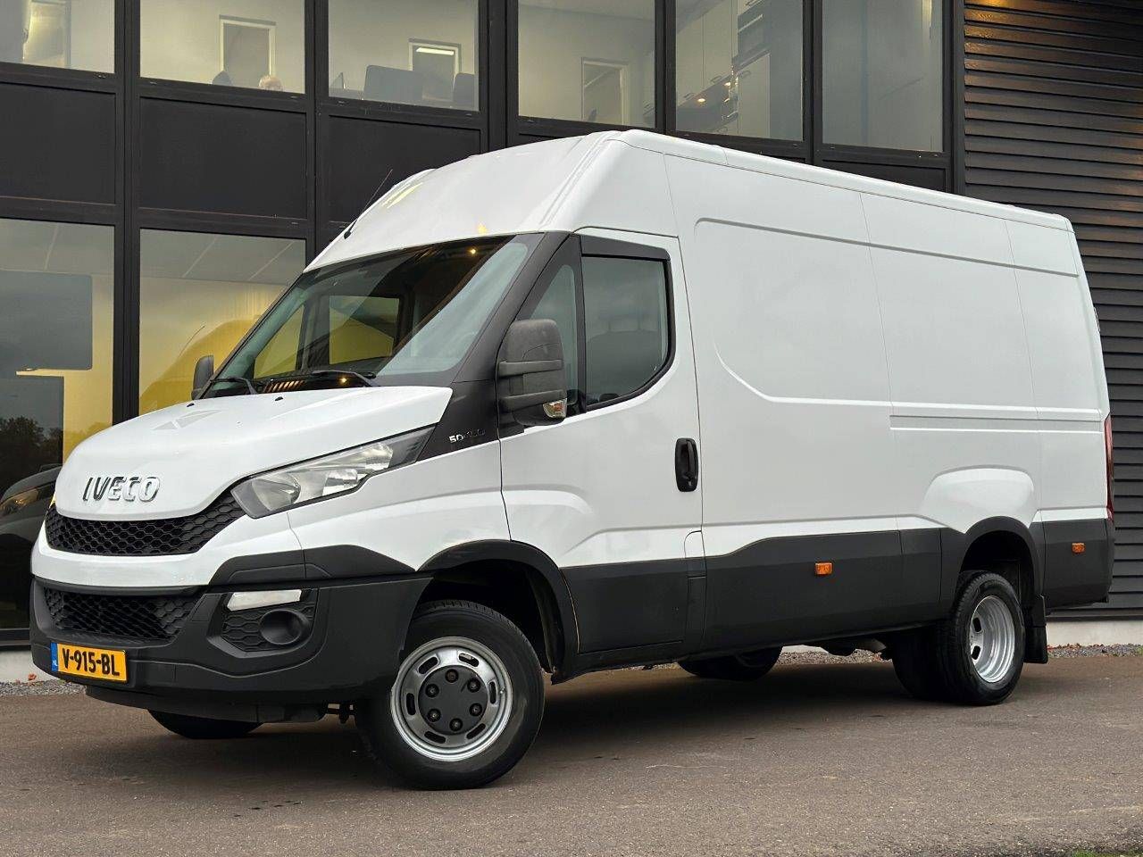 Van Iveco Daily Diesel 107kW 2015