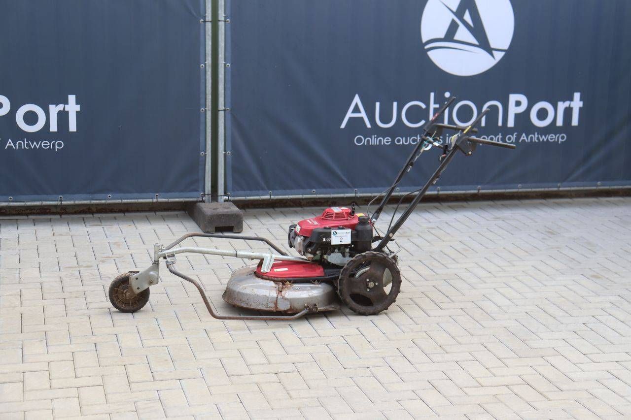 Tondeuse à gazon essence Honda UM 536 3,2 kW 2013
