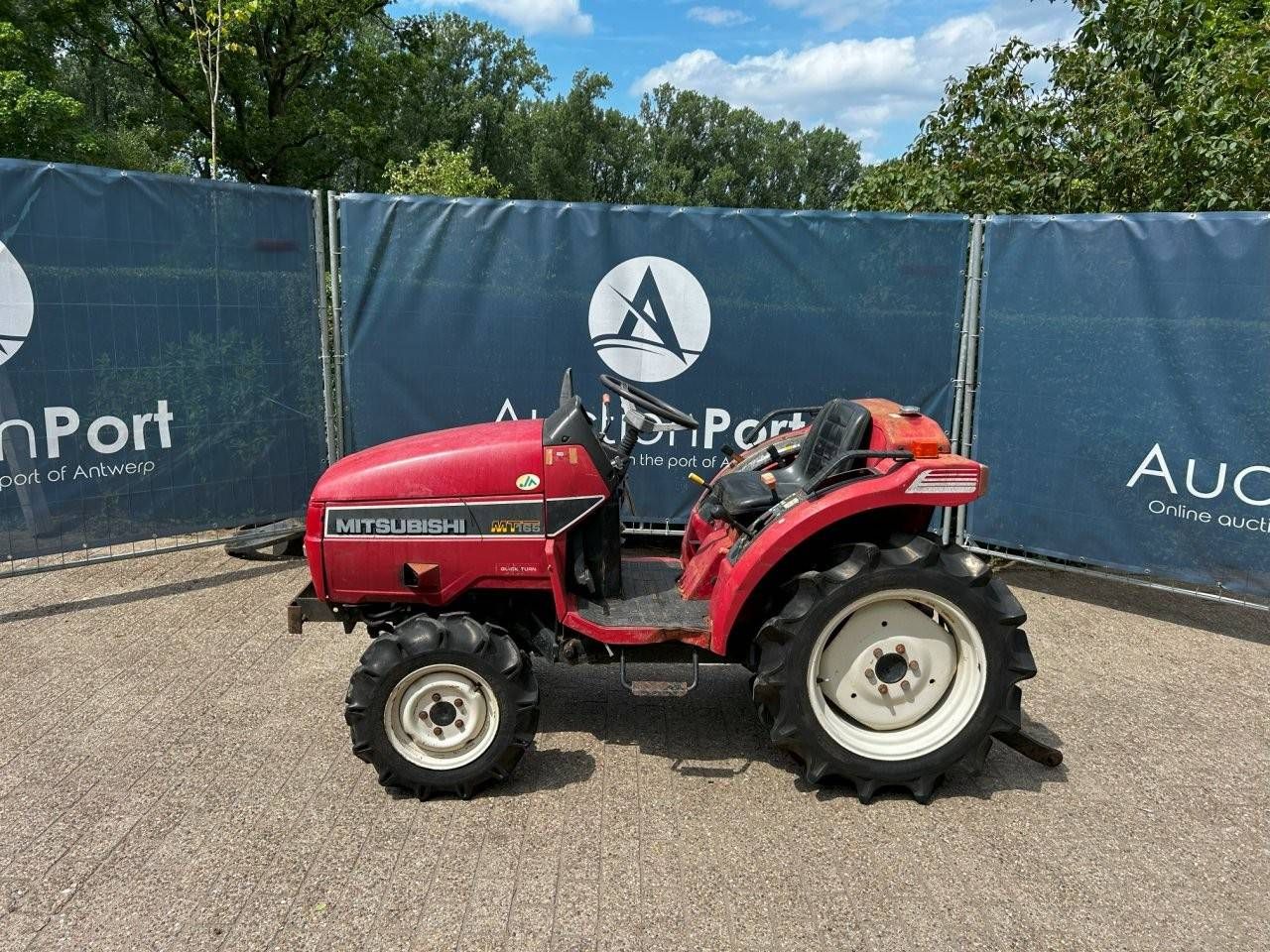 Kleintraktor Mitsubishi MT165 Diesel 16 PS