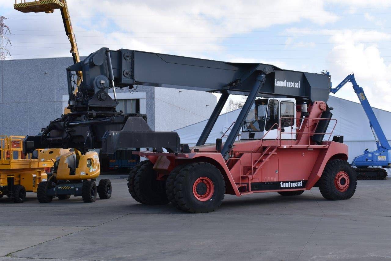 Reach stacker Fantuzzi Spreader 20/40 Diesel 45000kg