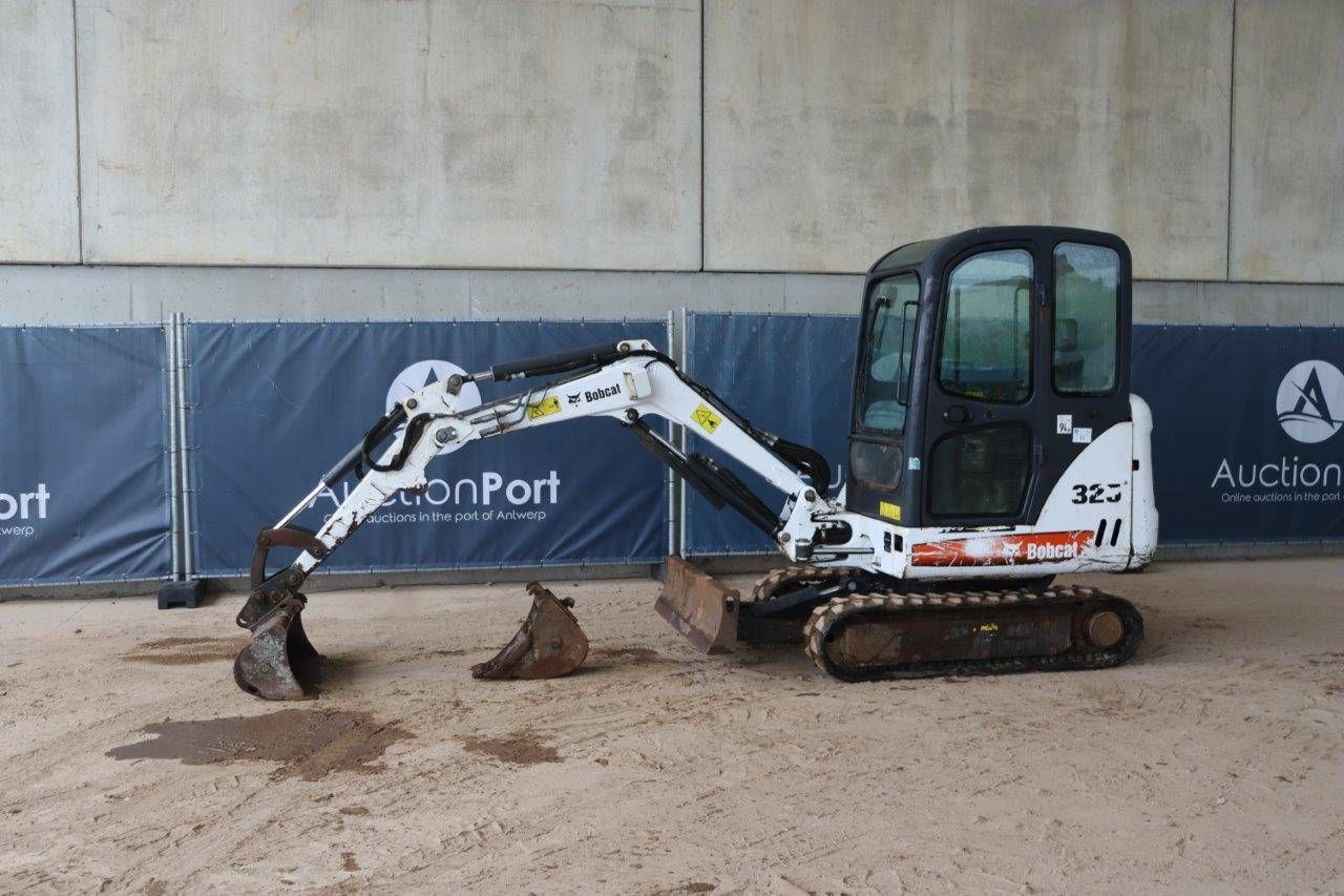 Crawler excavator Bobcat 325 Diesel